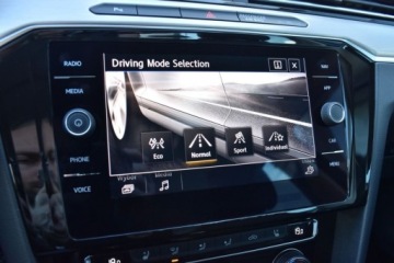 Volkswagen Passat B8 Limousine 2.0 TDI BlueMotion SCR 190KM 2019 Volkswagen Passat SalonPL 190KM DSG TDI HighlineSkoraACCNavi18Business ASO, zdjęcie 17