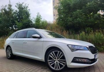 Skoda Superb III Kombi Facelifting 1.5 TSI 150KM 2019 Skoda Superb 1.5 TSI DSG CRYSTAL LEDY VIRTUAL SKÓRA NAVI RADAR ALU 19'