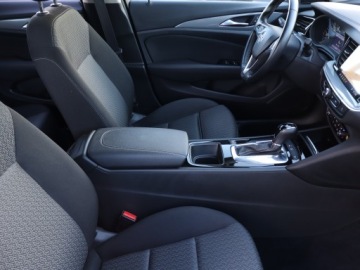 Opel Insignia II Sports Tourer 1.6 CDTI 136KM 2018 Opel Insignia 1.6 CDTI, Automat, Navi, Klima, zdjęcie 8