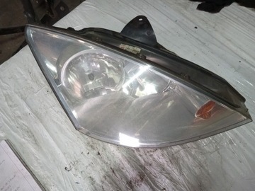 Lampa prawa przód Ford Focus 1.6B 04r