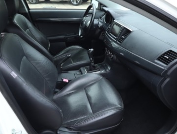 Mitsubishi Lancer IX Sportback 2.0 DID DOHC 140KM 2010 Mitsubishi Lancer 2.0 DI-D, Navi, Xenon, Klima, zdjęcie 8