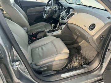 Chevrolet Cruze Sedan 2.0 TD 150KM 2010 Chevrolet Cruze Chevrolet Cruze 2,0 Diesel Zadbany Zamiana 2.0 Diesel 150KM, zdjęcie 4