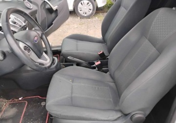 Ford Fiesta VII Hatchback 5d 1.4 Duratorq TDCi 68KM 2011 Ford Fiesta I rej 2012r, 1.4 TDCI. Lekko uszkodzony przod. Jezdzi. 1.4, zdjęcie 7