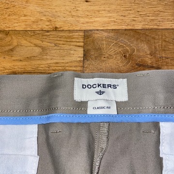 DOCKERS MĘSKIE SPODNIE CHINOS CLASSIC FIT Rozm. W38 L32