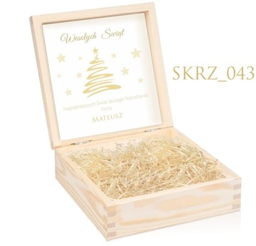 Деревянная шкатулка с посвящением в подарок.