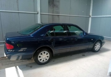Mercedes Klasa E W210 Sedan 2.9 Turbo-D 129KM 1999 Mercedes-Benz Klasa E Mercedes-Benz Klasa E 290 T TD Classic 2.9 Diesel, zdjęcie 7