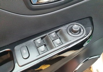 Renault Captur I Crossover 1.5 dCi 90KM 2014 Renault Captur Kamera cofania Hands Free GetHelp 1.5 Diesel 90KM, zdjęcie 19