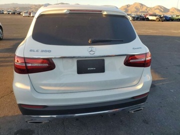 Mercedes GLC C253 2018 Mercedes-Benz GLC 300 4Matic 2018 2.0 Benzyna 241KM, zdjęcie 2