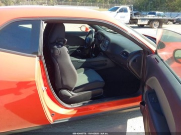 Dodge Challenger III 2016 Dodge Challenger RT 2016 5.7 Benzyna 372KM, zdjęcie 9