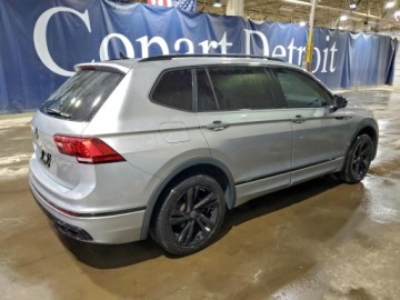 Volkswagen Tiguan II 2023 Volkswagen Tiguan Se R-Line Black 2023 2.0 Benzyna 184KM, zdjęcie 3
