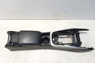 LOKETNÍ OPĚRKA AUDI A5 SPORTBACK (8TA) 8K0864981D 2.0L DIESEL 105KW 2010
