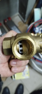 ТРЕХХОДОВОЙ КЛАПАН С ПРИВОДОМ ТЕПЛОВОГО НАСОСА 1 ДЮЙМ