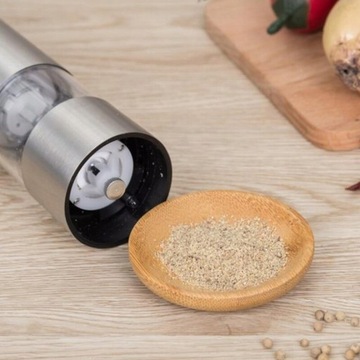 Электрическая мельница для соли и перца, стальная, автоматическая.