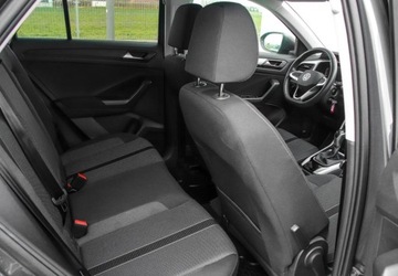 Volkswagen T-Roc I SUV Facelifting 1.5 TSI ACT 150KM 2022 Volkswagen T-Roc 1.5 TSI Life DSG 150KM Kamera Cofania Fotele Podgrzewane, zdjęcie 11