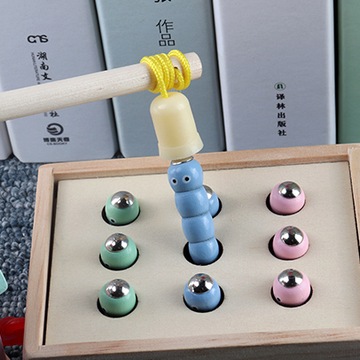 ДЕРЕВЯННЫЙ ОБРАЗОВАТЕЛЬНЫЙ ПОЕЗД Монтессори Магнитная РЫБКА ИГРА «Поймай червяка»