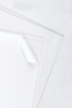 Бесцветный PLEXI Плита PLEXI, нарезанная толщиной 3 мм.