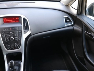 Opel Astra J Sports Tourer Facelifting 1.4 Turbo ECOTEC 140KM 2014 Opel Astra 1.4 T, Klima, Klimatronic, Tempomat, zdjęcie 7