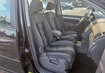 Volkswagen Touran I 1.6 102KM 2009 Volkswagen Touran 1,6 MPI 102kM Klimatronik,Tempomat,7 miejsc 1.6 Benzyna, zdjęcie 18