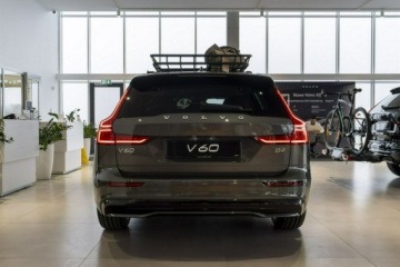 Volvo V60 II  Kombi Facelifting 2.0 B4 B 197KM 2026 Volvo V60 Plus Dark B4 Mild hybrid Benzyna 197 KM, zdjęcie 5
