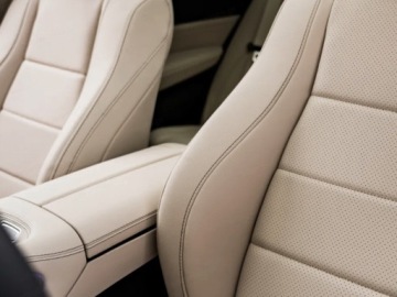 Mercedes GLE V167 SUV Facelifting 2.0 300d 269KM 2025 MERCEDES-BENZ GLE 300 d 4-Matic AMG Line 2.0 (269KM) 2025, zdjęcie 6