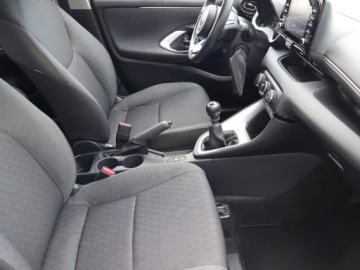 Toyota Yaris IV Hatchback 1.5 Dynamic Force 125KM 2022 Toyota Yaris 1.5 VVT-i, Salon Polska, zdjęcie 8