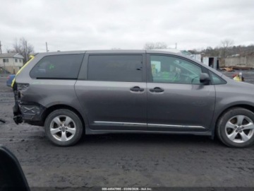 Toyota Sienna III 2020 Toyota Sienna L 2020 3.5 Benzyna 296KM, zdjęcie 6