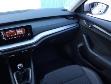 Skoda Octavia IV Kombi 2.0 TDI 115KM 2022 Skoda Octavia 2.0 TDI, 1. Właściciel, Serwis ASO, zdjęcie 7