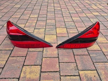 LAMPA PRAWY LEWY TYL MERCEDES SL R230