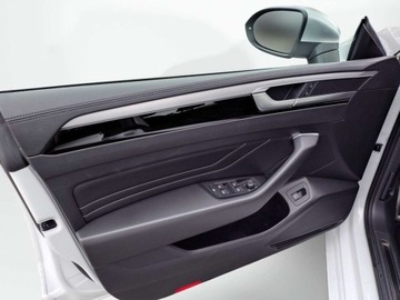 Volkswagen Arteon Fastback Facelifting 2.0 TSI 190KM 2022 Volkswagen Arteon Faktura VATAutomatElegancemodel 2023 2.0 Benzyna 190KM, zdjęcie 8