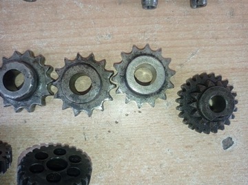 ДЕТАЛИ ДВИГАТЕЛЯ - ТРАНСМИССИЯ - JAWA 50 - ROMET OGAR 200