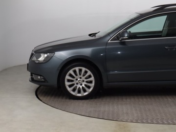 Skoda Superb II Outdoor 2.0 TDI CR DPF 170KM 2014 Skoda Superb 2.0 TDI, 167 KM, Navi, Klima, zdjęcie 14
