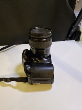 Minolta Dynax 7xi с объективом Zoom xi AF 28-105, аналоговая зеркальная камера.