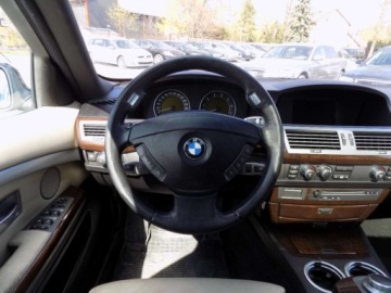 BMW Seria 7 E65 Sedan 750 i 367KM 2005 BMW Seria 7 BIALOLEKA 4.8 V8 Benzyna (367 KM), 2005r prod. KOMIS TYSIAK, zdjęcie 5
