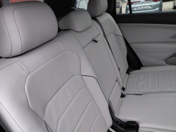 Volkswagen Tiguan II SUV Facelifting 2.0 TSI 190KM 2023 Volkswagen Tiguan R-Line Panorama Kamera Hands Free Navi El.fotele PDC Alu, zdjęcie 23