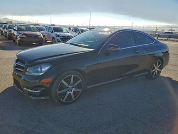Mercedes Klasa C W205 2015 Mercedes-Benz Klasa C 2015 MERCEDES-BENZ C 250 2.0 Benzyna 241KM, zdjęcie 1
