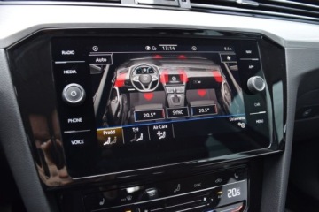 Volkswagen Passat B8 Variant Facelifting 2.0 TSI 190KM 2022 Volkswagen Passat SalonPL 2.0 TSI 190KM DSG Business NaviMatrixKeyLessKame, zdjęcie 22