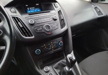 Ford Focus III Kombi Facelifting 1.5 TDCi 120KM 2018 Ford Focus SW 1,5 TDCi 120km, Salon Polska, FV 23 1.5 Diesel 120KM, zdjęcie 18