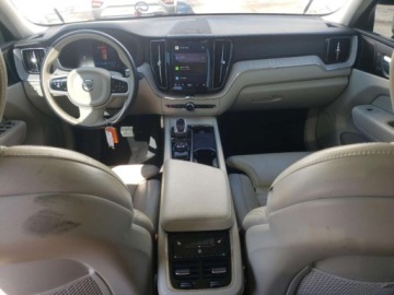Volvo XC60 II 2022 Volvo XC 60 b5 inscripton, 2022r., 2.0L 2.0 Benzyna 247KM, zdjęcie 7