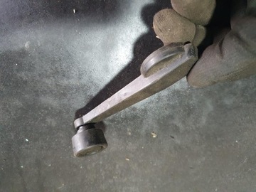 ФИАТ 126 МАЛУХ АВТОМОБИЛЬНОЕ СТЕКЛО РУЧКА ОРИГИНАЛЬНЫЙ ШАНС