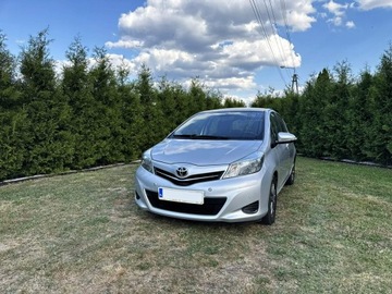 Toyota Yaris III Hatchback 5d Facelifting 1.33 Dual VVT-i 99KM 2014 Toyota Yaris 1,3 VVTi- 99KM B+G Kamera Cofania