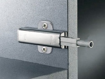 Бампер PUSH LATCH, пластина прямая TITUS