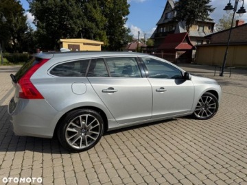 Volvo V60 I Kombi Facelifting 2.0 D4 DRIVE-E 190KM 2015 Volvo V60 Volvo V60 D4 Momentum 2.0 Diesel 190KM, zdjęcie 7