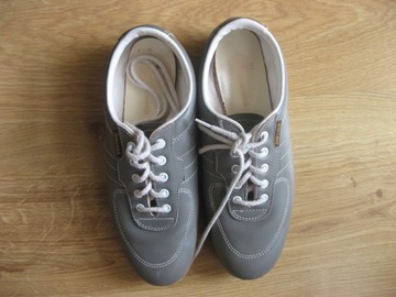 Оригинальный набор аксессуаров: бейсбольный мяч и т. д.