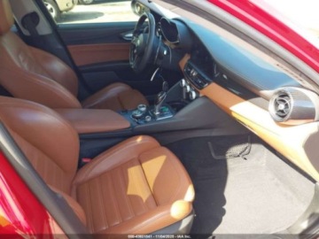 Alfa Romeo Giulia II Sedan 2.0 TBi 280KM 2018 Alfa Romeo Giulia Ti Sport 2018 2.0l 2.0 Benzyna 280KM, zdjęcie 9