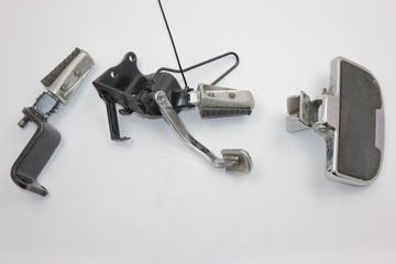 VTX1300 Комплект крепления для левой и правой передней подножки