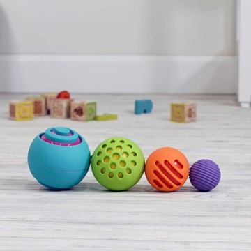 Fat Brain Toys OombeeBall Матрешки Шарики 4 шт.