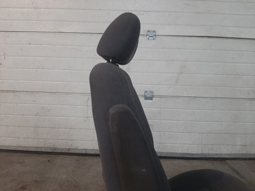 KIA RIO I FL 04R SEDADLO LEVÝ ŘIDIČE LOKETNÍ OPĚRKA