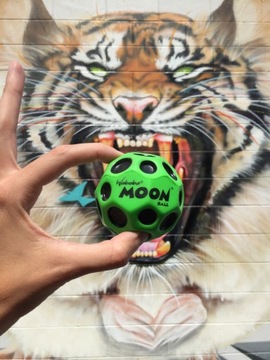 Waboba Dark Side Of The Moon Ball Резиновый мяч, черный, металлические точки