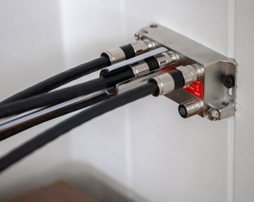 Wkręt do złączy F 12