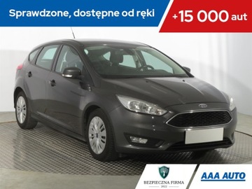 Ford Focus III Hatchback 5d facelifting 1.0 EcoBoost 125KM 2015 Ford Focus 1.0 EcoBoost, Salon Polska, Klima